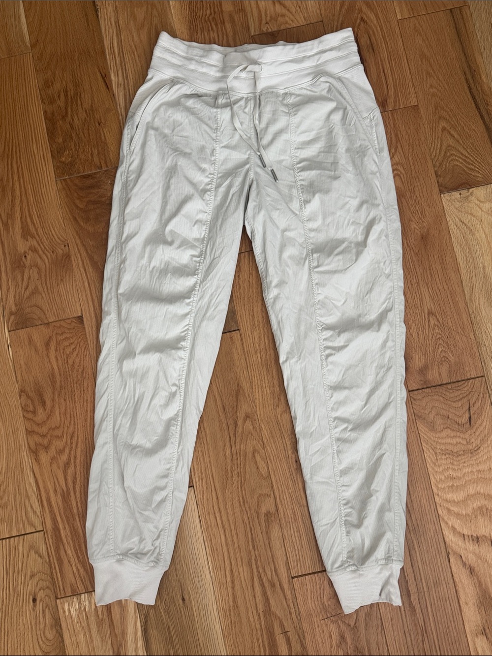 Lululemon Cream Dance Studio Mid-Rise Jogger -size 6 - Picture 2 of 5